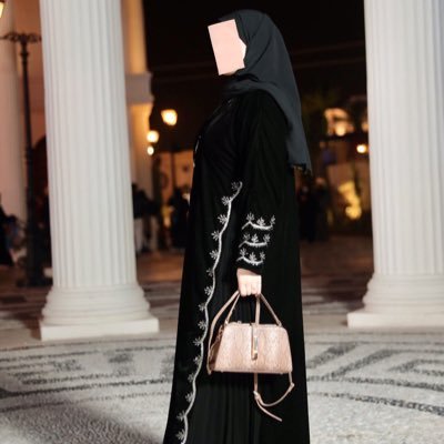 سوف يأتي يوم لا أكون معكم ، وسوف تدخلون لتقرأوا ما كتبت هُنا ، فإن وجدتم ما يؤجرني ؟ انشروه ، وإن وجدتم ما يؤثمني ؟ فاتركوه 🖤.