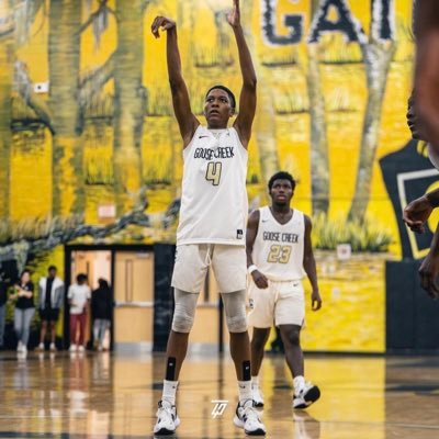 ElijahLDates's profile picture. 6’3 Guard | NCAA ID#2107238890 | @ClaytonStateMBB | Committed🧡💙