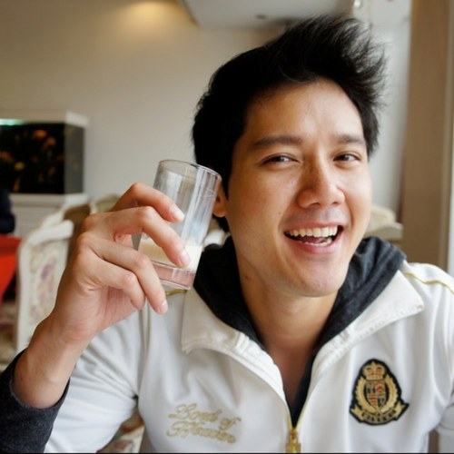 glom9's profile picture. instagram : glom9