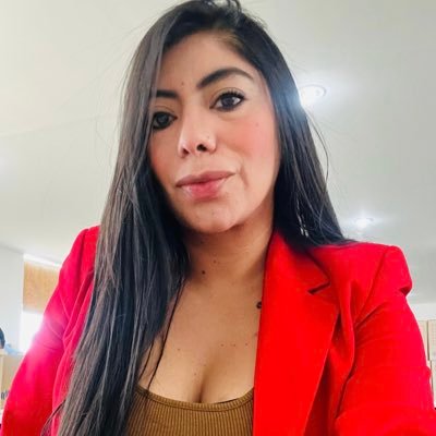 periodista, locutora #CadenaNoticias, promotora, filósofa de profesión y convicción