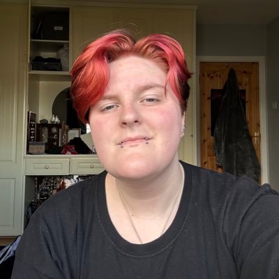 21 🏳️‍🌈/🏳️‍⚧️ he/him.