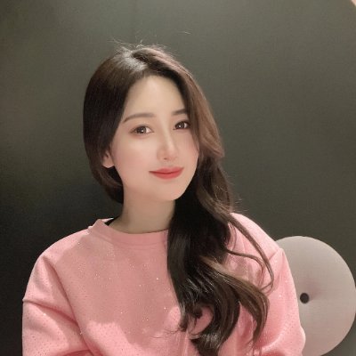 I work in fashion design. I like to chat with friends about politics, economy, and investment. Friends who like me can follow me. Harassment Do Not Disturb