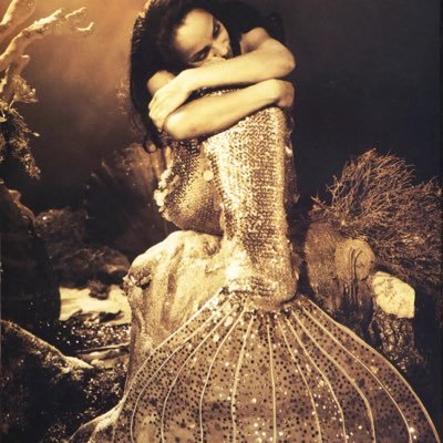 BoogsBri's profile picture. a writer