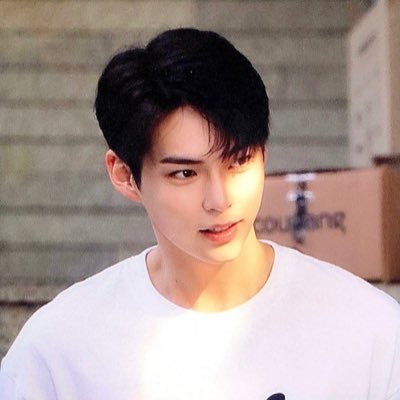 shanbinluvrr's profile picture. 