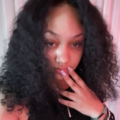 playgirlkerry's profile picture. idk what to put here ❤️