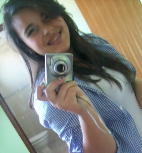 Ariana , 14 anos,Chata, legal, alegre, tímida, mimada, preguiçosa