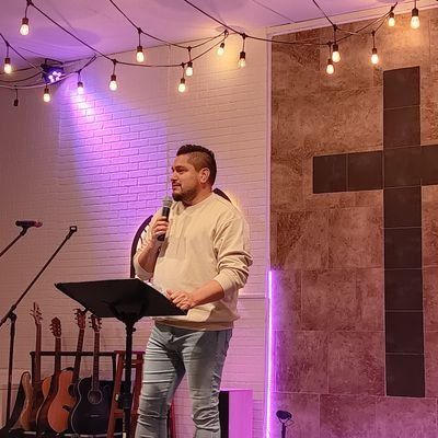 Pastor Plantador de Iglesia en Arkansas🇺🇲, Administrador de Empresas, Musico, Amigo de los verdaderos y Felizmente Casado😍