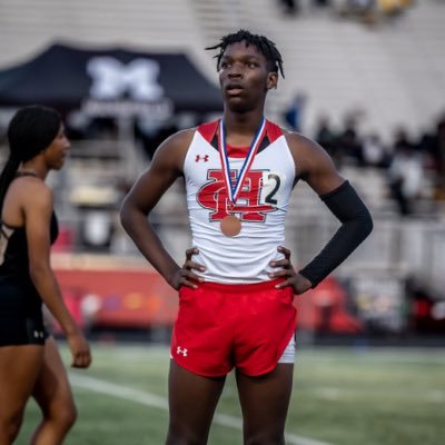 5’11 165 | Class of ‘24 110h/300h | Cedar Hill HS | 3.0 GPA | 1 Sport Athlete | AAU Track & Field |