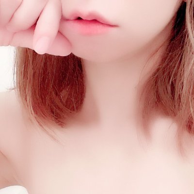 美容学校卒 24/153/42/D 😋関西で活動中のフリーモデルです♥️睫毛より下の毛ありません💋💄グラビア、AV (コスプレ・SM・フェチ・複数・NN…など幅広く対応可。販売も個撮もok！) 同業のお友達欲しい🥺お仕事のご依頼・撮影者様の紹介はDMにて🥹👐💗