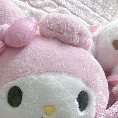 leggeracome's profile picture. edtwt🧸 val (she/her) 🩷 currently starving 🍓