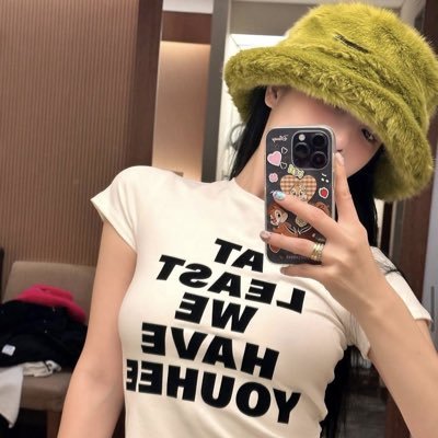 geunyangeuraeyo's profile picture. 