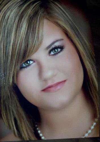 live. laugh. love. (: