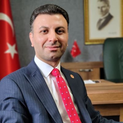 22 Yaşında Parti Kuran Dünyanın En Genç Siyasi Parti Lideri.
Yeni Dünya Siyaseti Baş Lideri