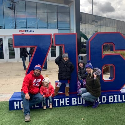 KrystlePasq's profile picture. 