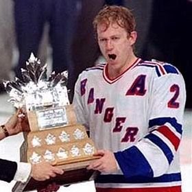 Bronx-born Italian. Dad to 3 great sons  🇺🇸 #NYR🏒  #BrianLeetch in #1994 was first American-born player to win the Conn Smythe Trophy as playoff MVP.