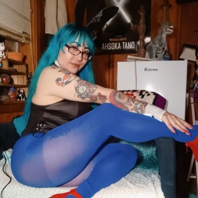 18+ 
It's Cakes! 🎂 🎂 
Blue haired 💙 
Tippy toe princess 👑 
Down to mars girl 💫👽 
Gamer girlfriend 🎮
Crafty Hoe 🧶