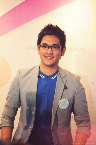 @afgansyah_reza is our inspiration. we're proud of him, we've been there since 25/1/08 :) afgan&afgannisme all the way!