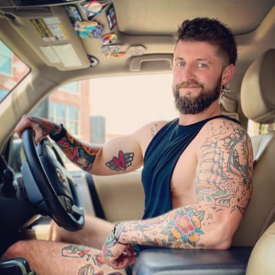 Just a tattooed Midwest guy. 🔥🌶️ OF & JFF