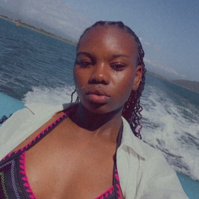 Life is far too important to take seriously. Breathe, exercise, travel and do something ridiculous every once in a while🧚🏾♀️