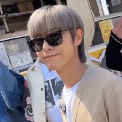 แด่ด้านที่ไม่เอาไหน ไร้สาระ และแก้วตาดวงใจ