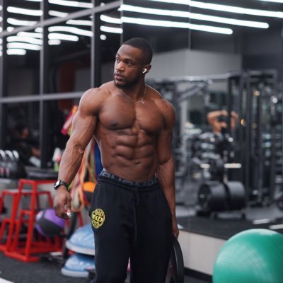 ✨I help men transform from dad bods to shredded kings through Personalized Workout Routines and Custom Meal plans | 𝙏𝙍𝘼𝙄𝙉 𝙒𝙄𝙏𝙃 𝙈𝙀👇🏾👇🏾👇🏾