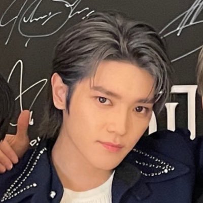 this user is overly in love with taeyong