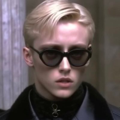 kylesnav's profile picture. 10 year Twitter relapse.