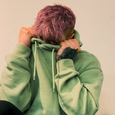 28 | Ich glaub ich versuche Content Creator zu sein? 🌚 | 1,95 m großer Troll | Daily live auf der üblichen Plattform 🟣