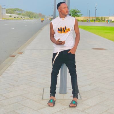 ola_toundji's profile picture. 