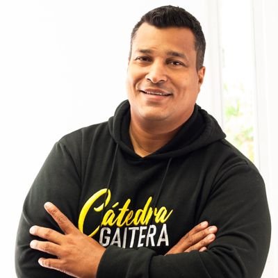 Cada quien vive los riesgos de su época (Alberto Torres)
•
Publicidad #Radio y #televisión
@sigamosbailando | Cátedra Gaitera
•
Whatsapp 0414.1644980📲