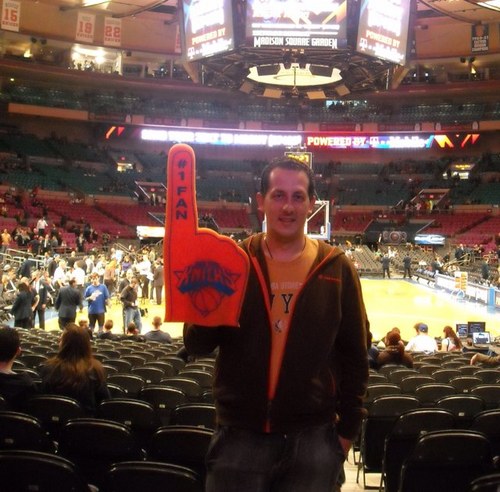 migueleldemos's profile picture. Amante del basket y la lectura. Enamorado de NEW YORK. Necesito la playa como el respirar. Mi frase: If you don't believe in yourself no one else will.