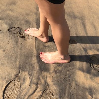 Hey guys … I love my feet and I love showing them off 😻 https://t.co/lgvu08E04I
