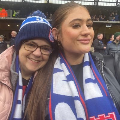 Daughter, Wife and Mama. #itfc loving Tractor Girl. Through thick and thin. Mostly thin.