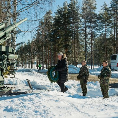 Salpitkillan mies. Maanmittari, agrologi, energiatekniikan yo, rakennustekniikan yo ja paljon muuta.