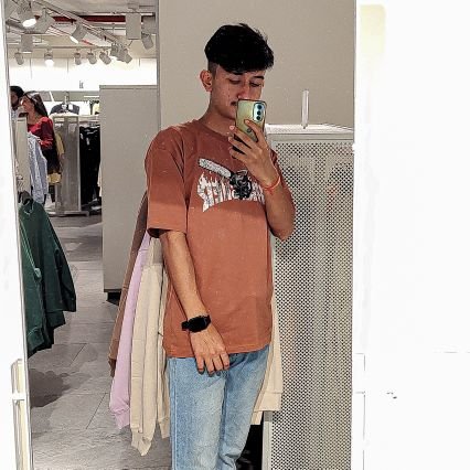 deepak8bisht's profile picture. 18+2 |

gliding over all 🛸