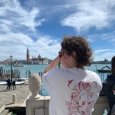 MapOnMyHeart's profile picture. “How fleeting are all human passions compared with the massive continuity of ducks” 🦆