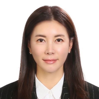 Hi, I am from China and currently live in the US. I am the senior chief consultant of the cosmetics department of the US subsidiary of Hangzhou CIRS Technology