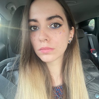 nstszy's profile picture. 