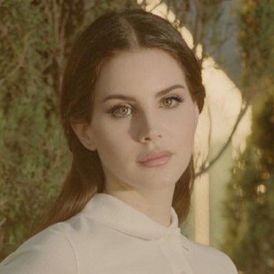 i love lana del rey & i have quite a few unseen outtakes