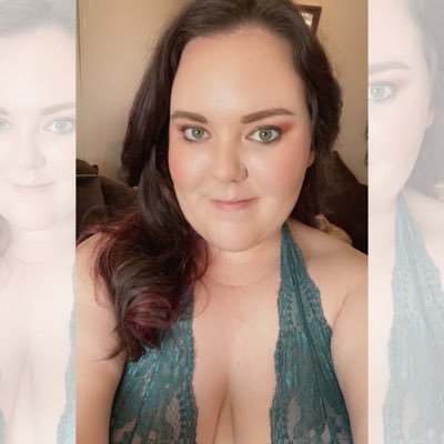 Plus size MILF who wants you to watch her dance naked in her kitchen 🥰 Queen of JOIs 😘