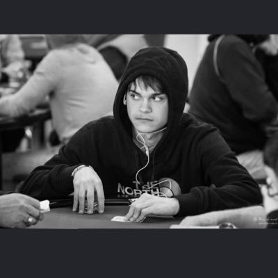 joueur de poker amateur je vous présenterai toute mes performance , que ça soit en ligne ou en live , gl sur vos tables 🍀