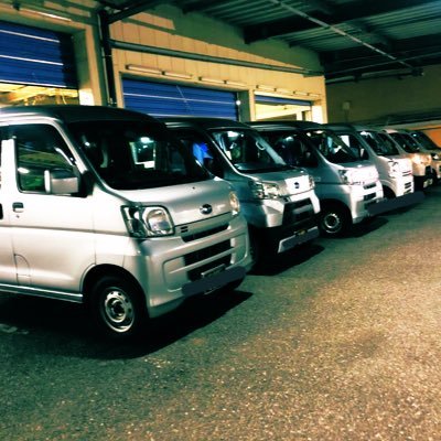 宅配担当の髙橋です。弊社では大手宅配、チャーター便、軽貨物で運べる品物は何でも全国に運んでる会社です。千葉県君津市を中心に木更津市、袖ヶ浦市、鴨川市、南房総市で固定エリアの宅配委託ドライバーさん募集しています。弊社所属のドライバーには15年以上稼働してる方も数名在籍してます!一緒に配達していただける方は是非DM下さい
