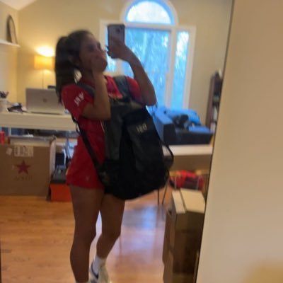 notamelia08's profile picture. 