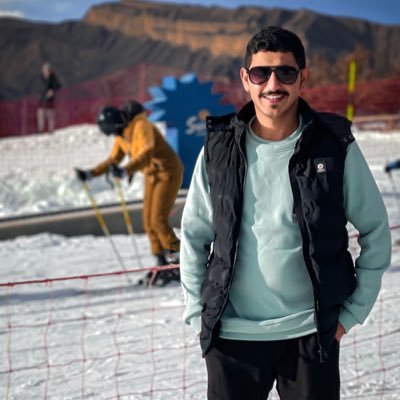 أنتهِينا وذبل ورده فيُني أنتهينا وأنتهى بعدّه شعوري...