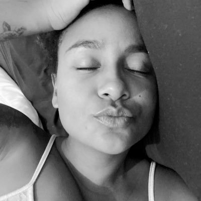 taissacostaa's profile picture. pra não xingar o povo, escrevo umas merdas aqui