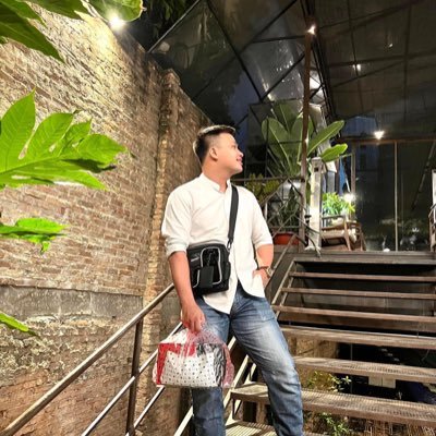 MrJohnSt74's profile picture. 