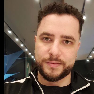 Rogerdanielzzz's profile picture. 