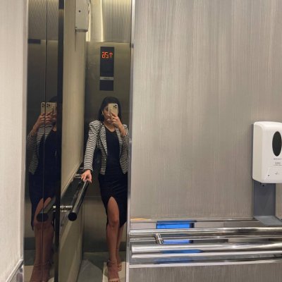 WilkinsBurns6's profile picture. 🇭🇰🇺🇸 
I 🤬, Corruption  ❤️ USA, 🙏🏻, family, business, investor
The purpose of our lives is to be happy😊
Profession Fashion Design