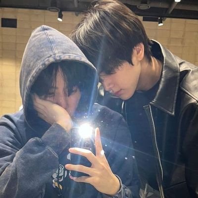 ｡ﾟﾟ･｡･ﾟﾟ｡
ﾟ。 tbz loves you
　ﾟ･｡･