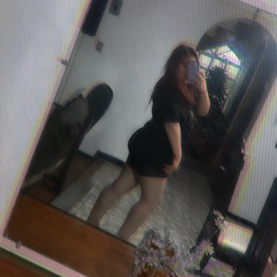 melypaez98's profile picture. 